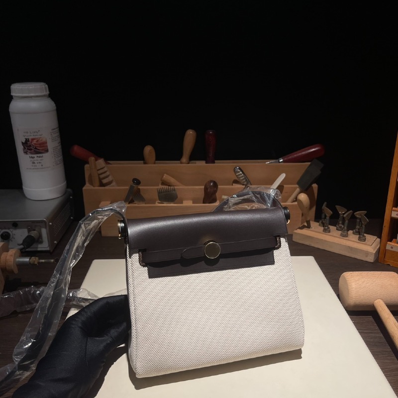 b1a57515edc001322a303a90a12db20f.jpg