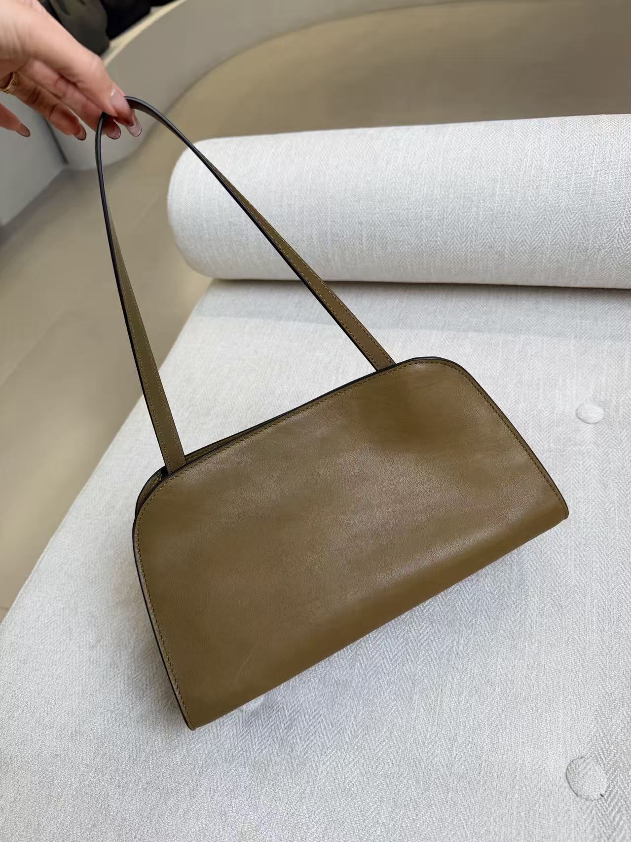 페기 Peggy 무스치오 (마쏘니가죽) 苔藓棕