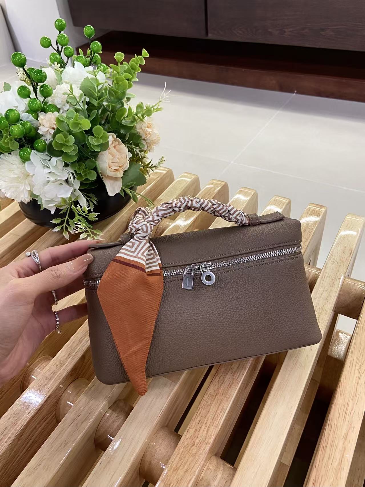 로로피아나 Loro Piana 19 보나도 牛皮奶咖