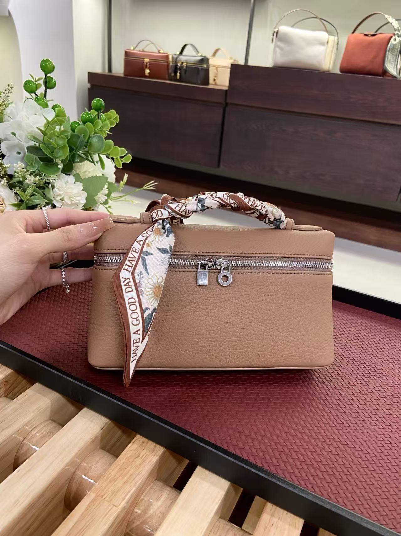 로로피아나 Loro Piana 19 보나도 牛皮胭脂粉