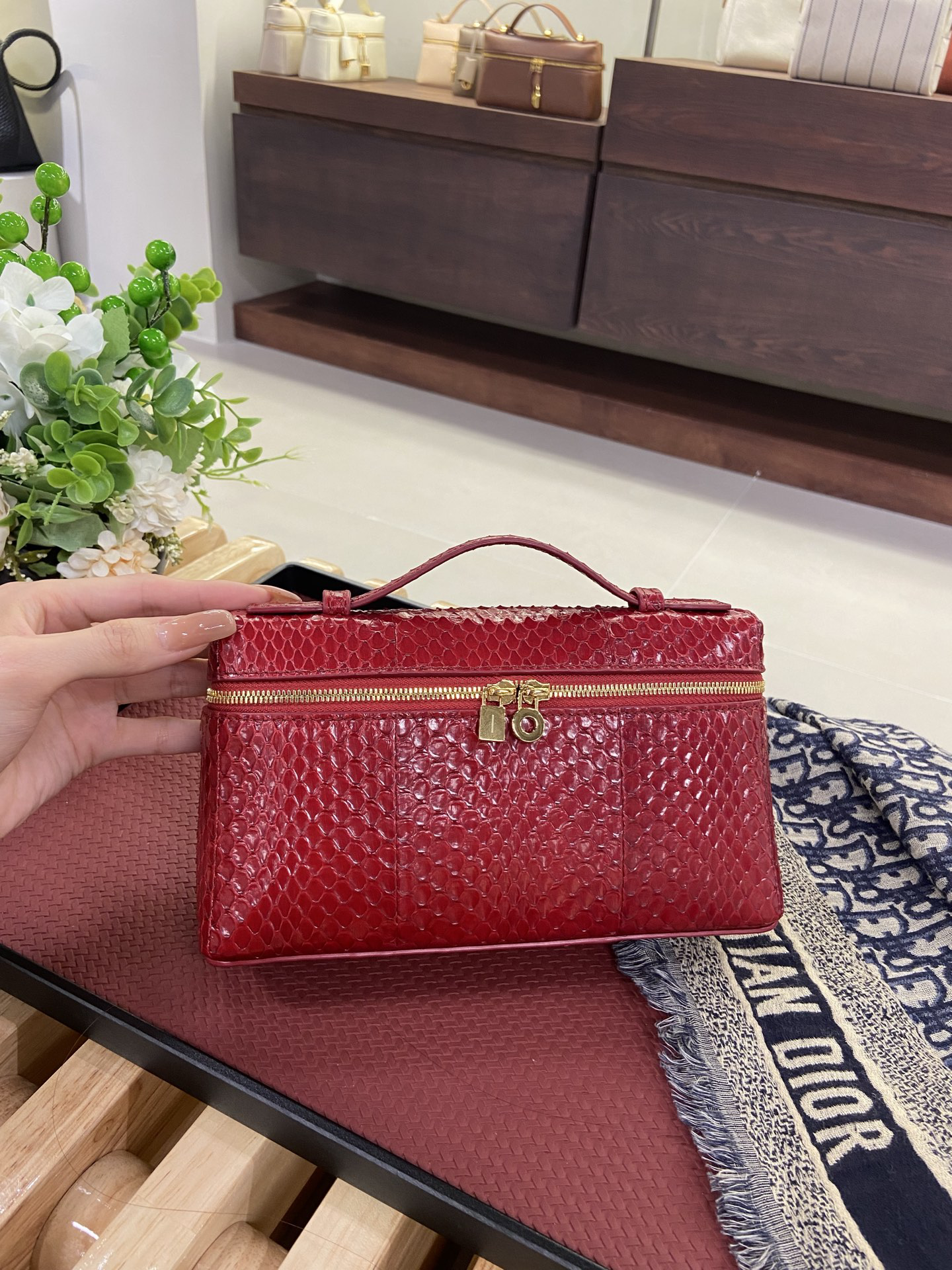 로로피아나 Loro Piana 19 뱀가죽 버건디 蛇皮宝石红