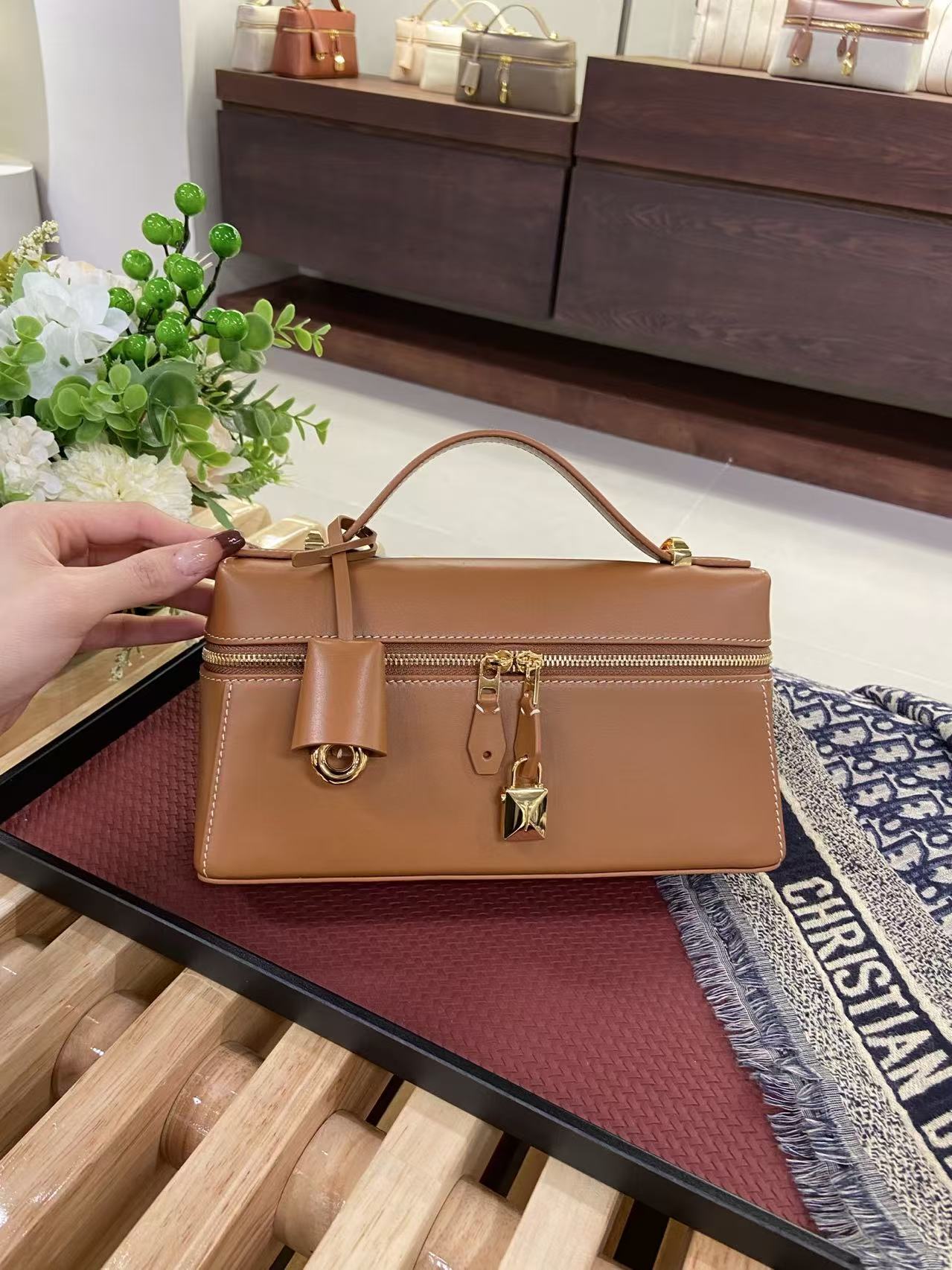 로로피아나 Loro Piana 23 새들가죽 平纹金棕