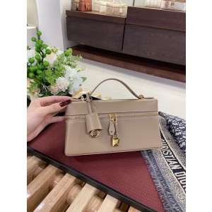 로로피아나 Loro Piana 23 새들가죽 平纹奶糕