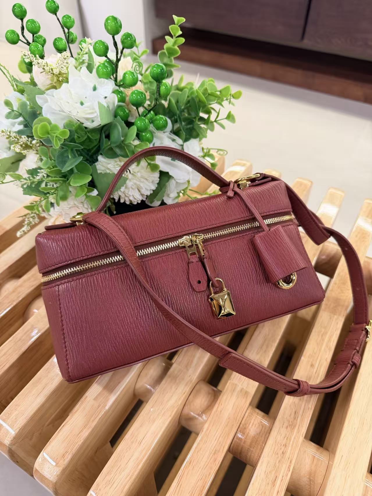 로로피아나 Loro Piana 23 GR가죽 牙签纹波尔多红