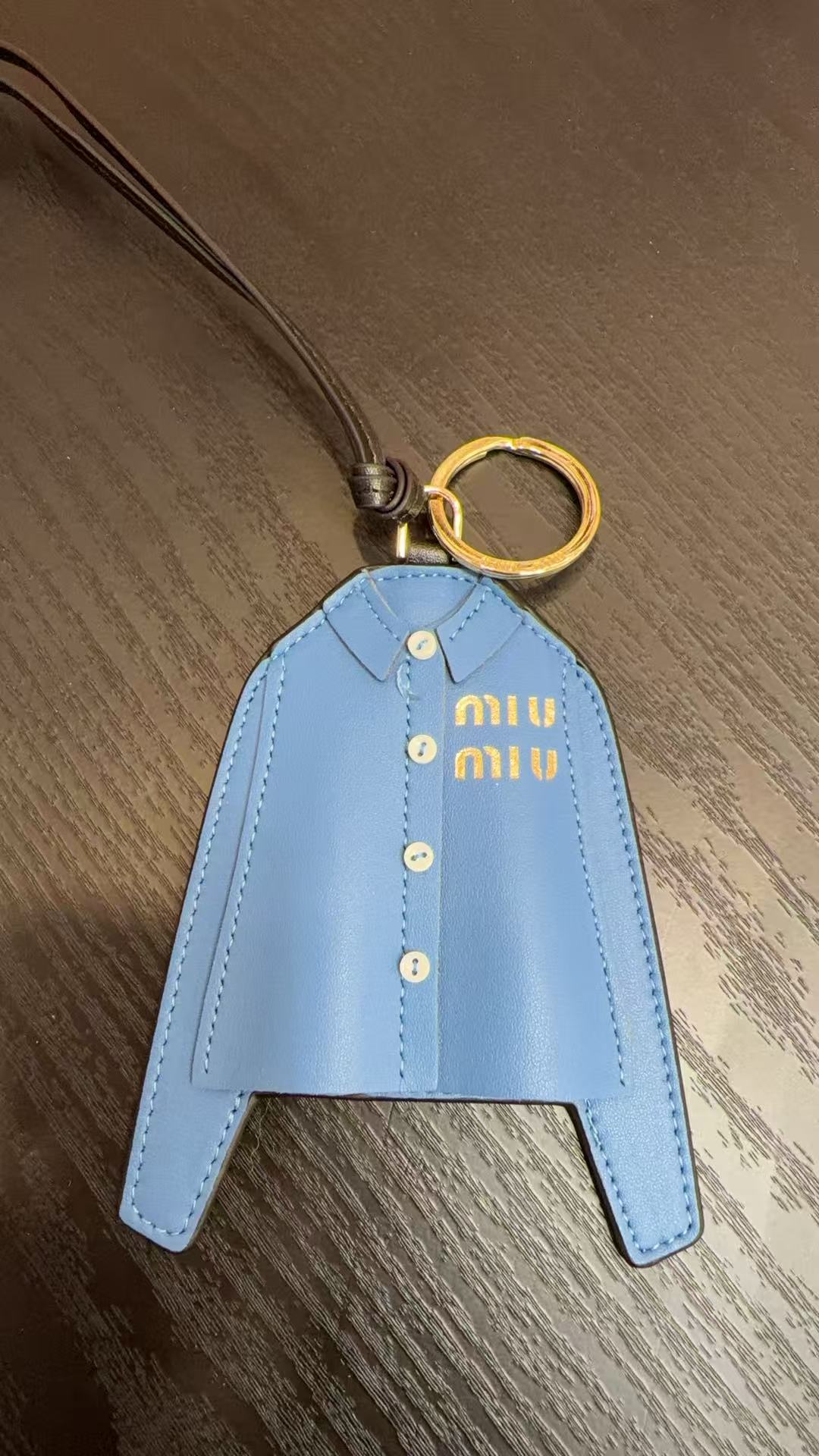 미우미우 옷