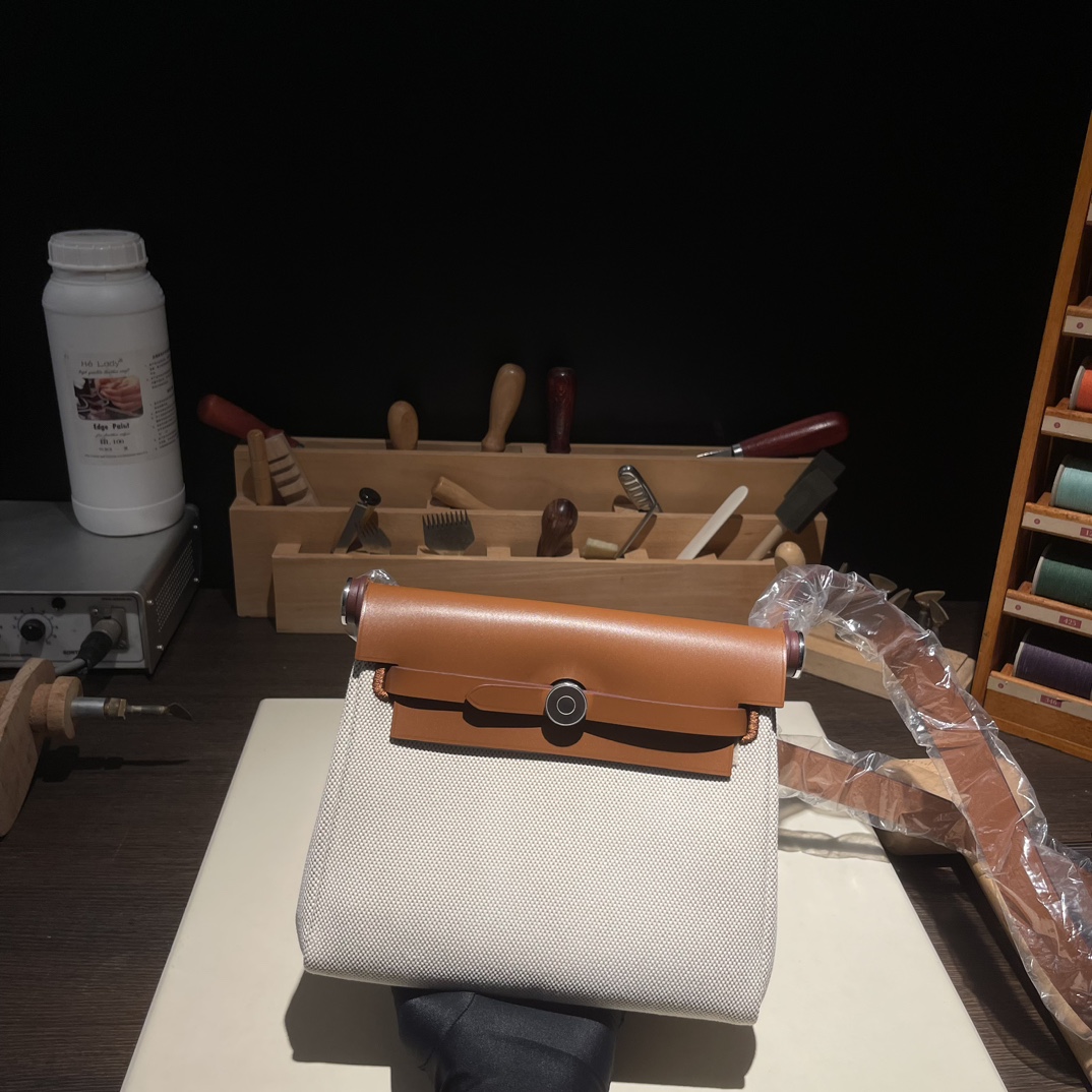 Her bag mini金棕银扣