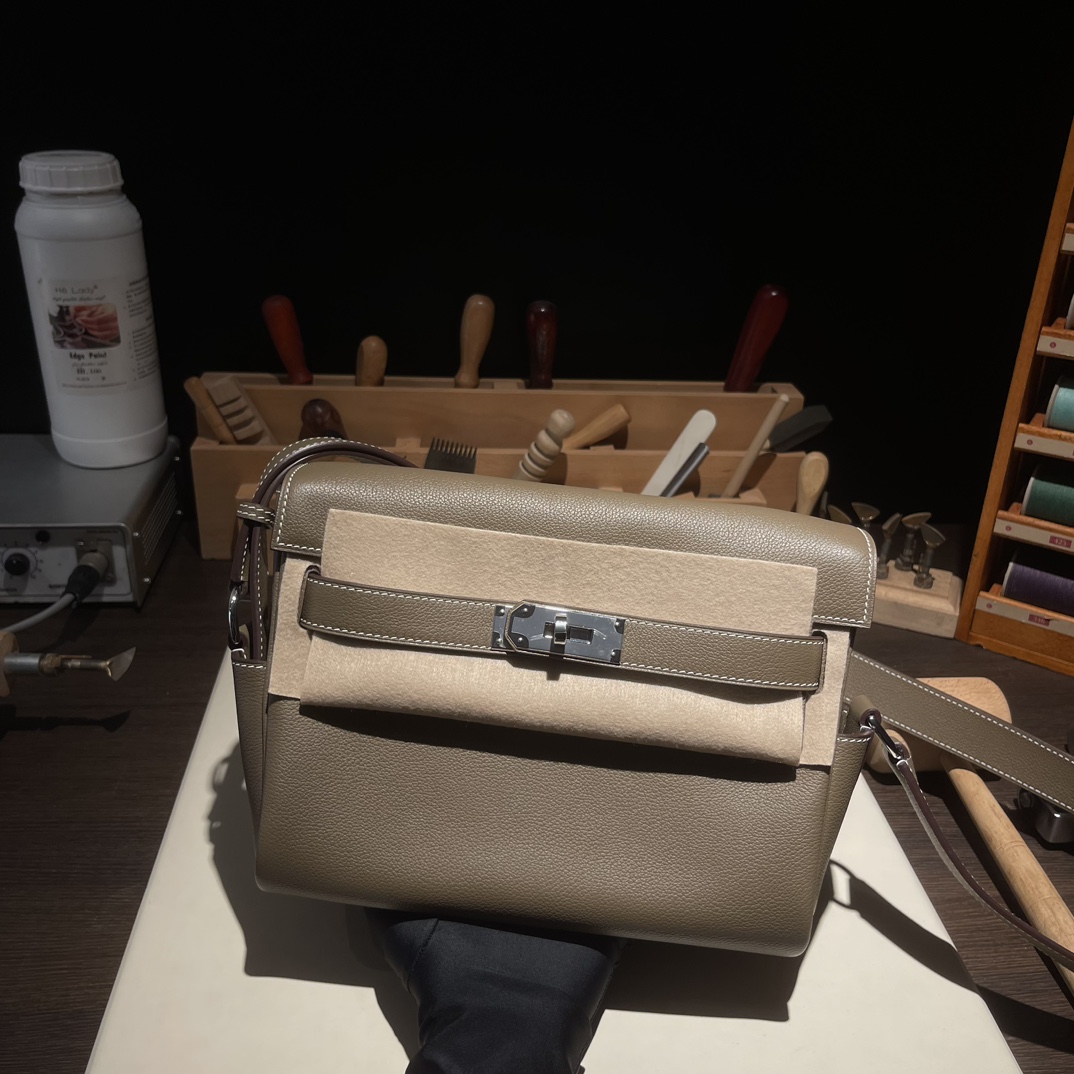 Kelly messenger(evercolor)大象灰银扣